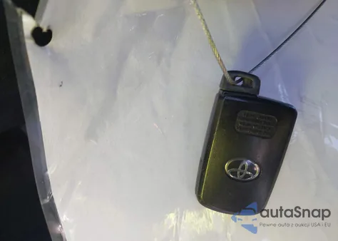 2017 Toyota Rav4 Se из США, поврежденный, VIN 2T3NFREV1HW371611